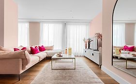 Lux, 2Bd- 2 Ensuite, Steps From Citycentre,Next To Shambles, Xmas Market